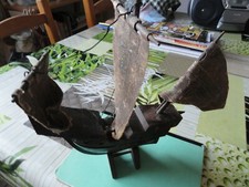 Très ancienne maquette de voilier à restaurer