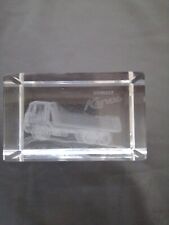 rare presse papier cube en verre de cristal Renault kerax