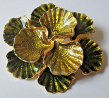 Ancienne broche dorée or fin coquilles émaux d'art verts bijou vintage 138