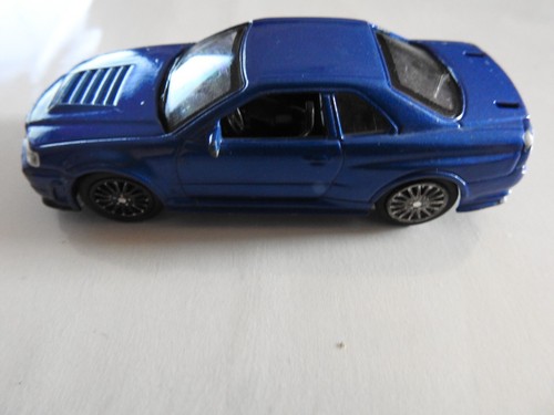 Voiture miniature nissan - voiture,