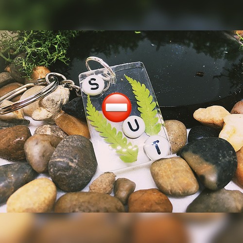 Porte clés en résine - sl*t,