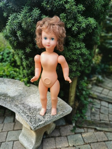 Poupée ancienne plastique - ancienne, en