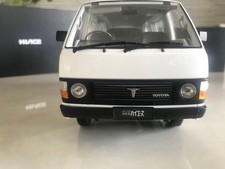 1/18 Toyota HiAce H50 White