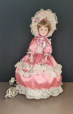 LAMPE POUPÉE EN PORCELAINE DE COLLECTION EN ROBE A DENTELLE SAC À MAIN CHAPEAU