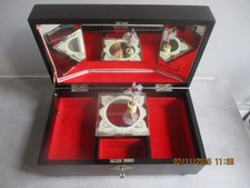 ANCIENNE BOITE A BIJOUX