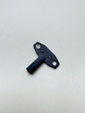 CLÉ EN ZAMAK REF 24 - 25x20mm