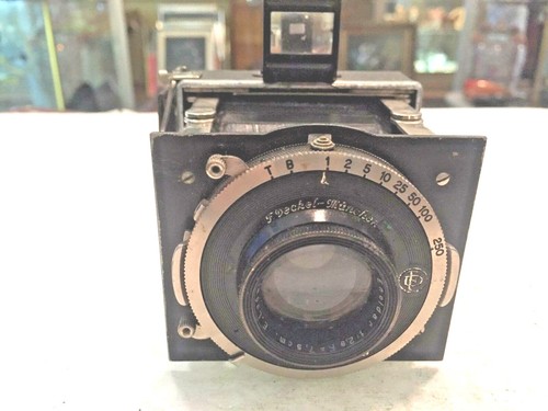 Korelle camera with - p,