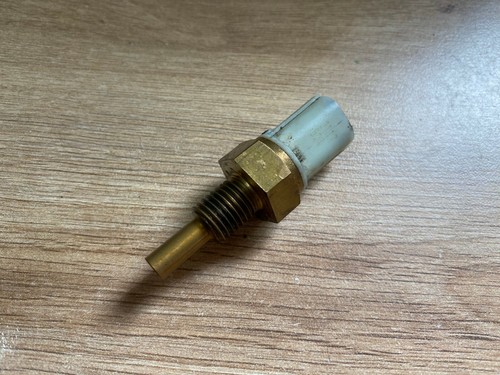 Une sonde culasse moteur - de,