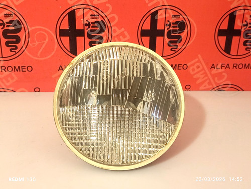Alfa romeo ferrari - phare, avant