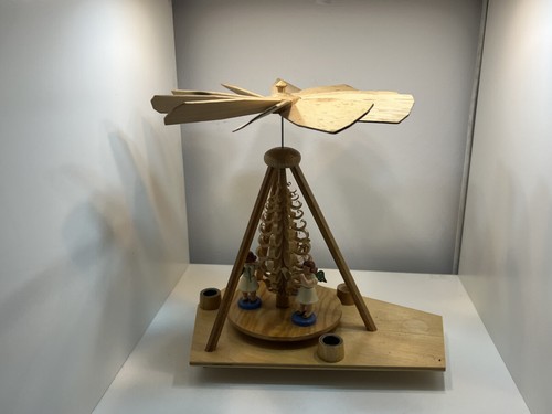 Figurine pyramide noël - de,