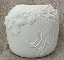 Vase Biscuit Porcelaine AK Kaiser signé M Frey Art Déco Design 