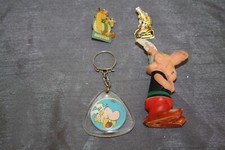 lot asterix pin s , porte clefs , personnages Pouet Delacoste Peletier