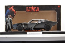 BATMAN ET LA BATMOBILE 2022 WITH LIGHT AND FIGURINE JADA 1/18 NEUVE EN BOITE