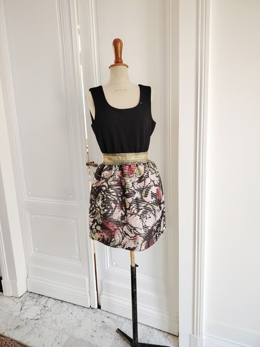Taille jamais prtée - l,, très