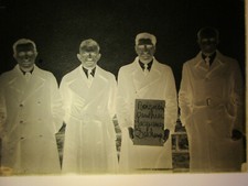 plaque de verre négatif aviation aviateur avion. photo de 4 pilotes d'avions