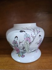 Ancien Vase En Porcelaine