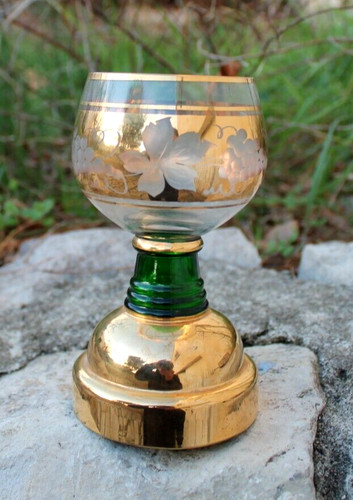 Joli verre avec - joli, a