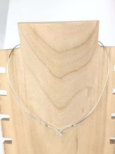 Collier semi rigide or blanc