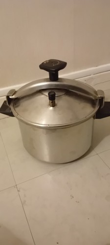 Ancienne cocotte minute - ancienne,