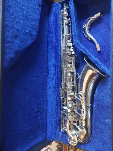 Saxophone ténor argenté
