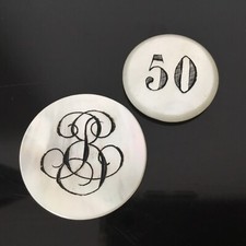 2 Jetons Anciens CASINO Nacre