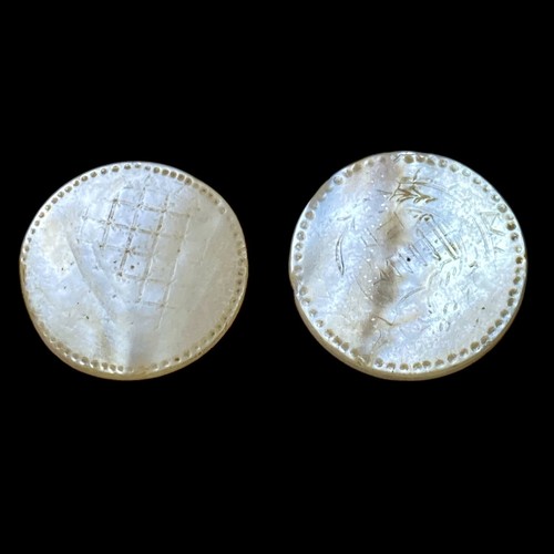 Jetons anciens nacre gravée - 2,