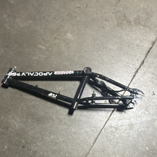 Colony bmx frame with chain