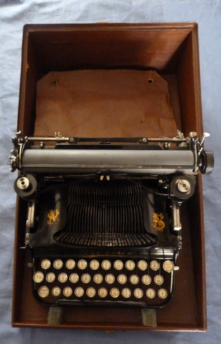 Ancienne machine écrire - ancienne, a
