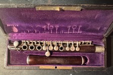 Flûte Piccolo BONNEVILLE Numéro 1585 : Datée 1894 selon Blog de René PIERRE