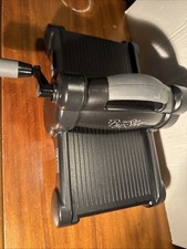 Sizzix Big Shot - Die Cutting