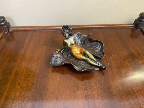 Sculpture bronze une - en, d'une