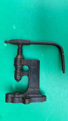 Petite presse œillet - petite,