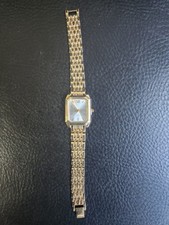 Montre dorée chic style Tank