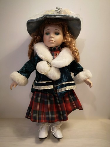 Poupée porcelaine hiver - porcelaine,