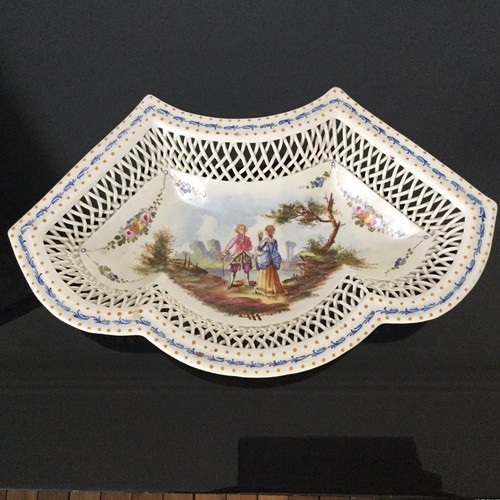 Langeais corbeille faïence - -,