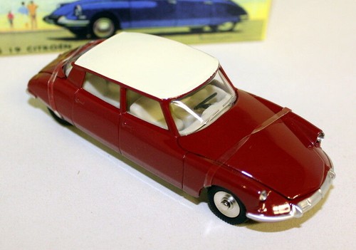 Citroen red white atlas - citroen, ds