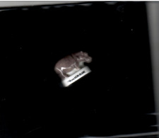 FEVE   MIA ET LE LION BLANC HIPPOPOTAME