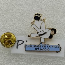 Pin's-JUDO-CHALLENGE DE LA VILLE D'AJACCIO-Corse-compétition-P3Q9