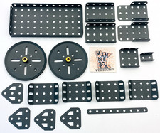 (18) Modern Meccano