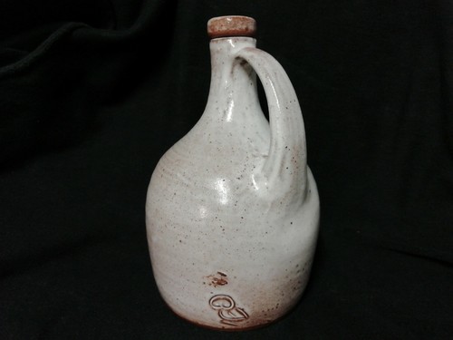 Ancien pichet avec couvercle - ancien,