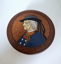 Ancienne Boite En Bois Avec Décor Breton signé A. Delaury