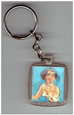 B09 / VINTAGE PORTE CLÉS INCLUSION PASTIS BERGER PIN-UP VISIOMATIC 3.3 X 3 cm en