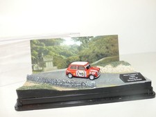 AUSTIN MINI COOPER S RAC RALLYE 1966 CARARAMA DIORAMA SOCLE RÉSINE 1:72