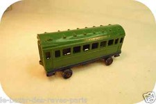 DINKY TOYS FRANCE. Wagon vert