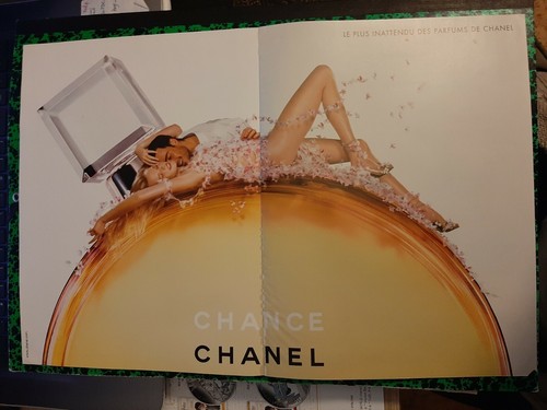 Publicité papier parfum - publicité,