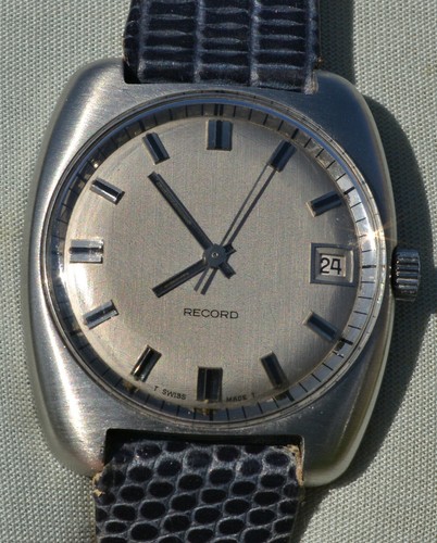 Montre record dessous marque - dessous,