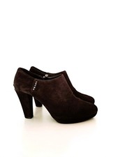 Chaussures PRADA à talons hauts, style bottines , pointure 36,5.