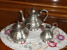 Ancienne théière pot à lait sucrier en métal argenté 19 ème poinçons EP + autres