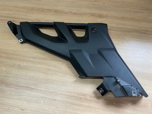 Cache plastique carenage - plastique,