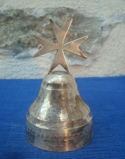 V72 Jolie Cloche Clochette Table Métal Argenté Croix de Malte